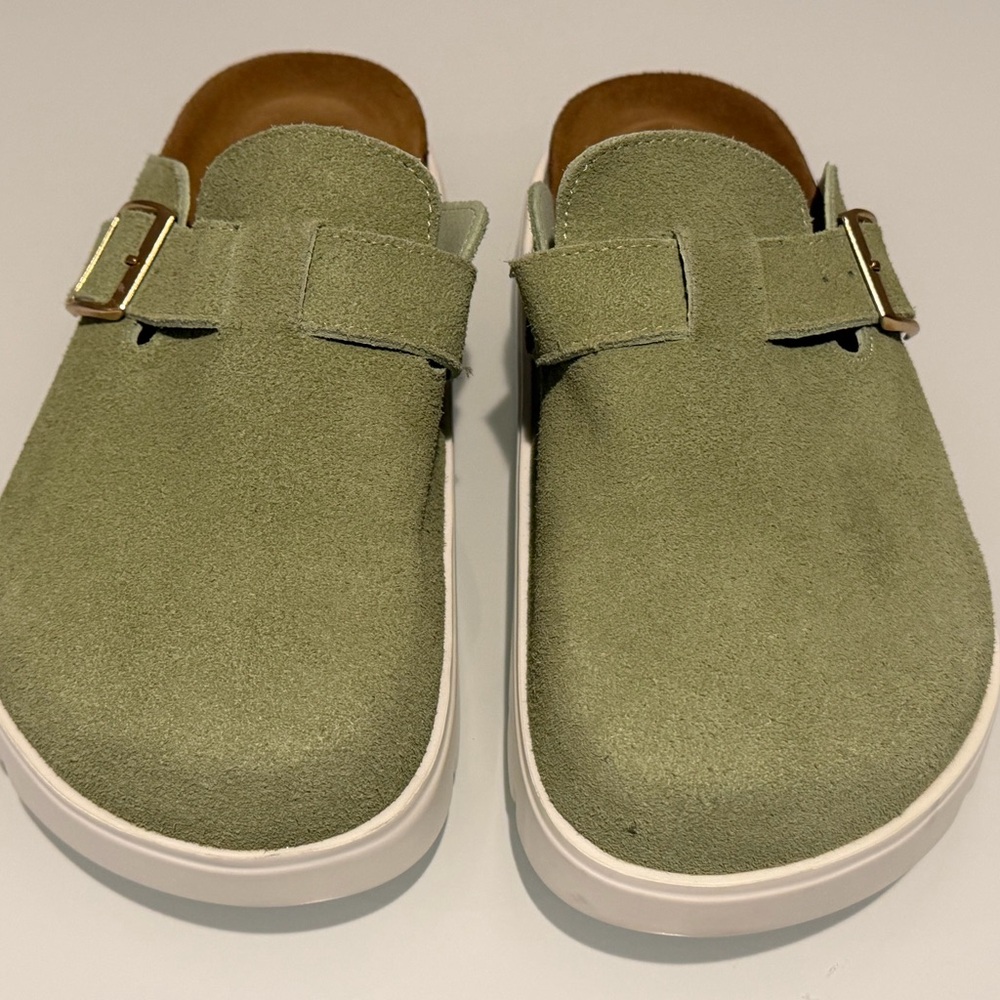Elegant Green Suede Women's Mules - Picture 3 of 6
